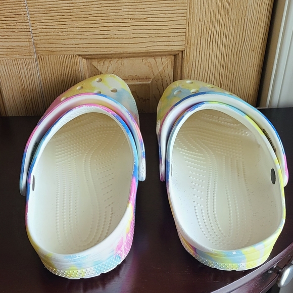 Crocs Pastel Tie dye Clog - Picture 10 of 11